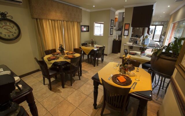 Le Cozmo Guest House