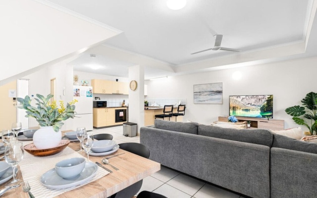 Zen Dockside Point Marina View - Patio - Parking – Guest Rooms – Darwin