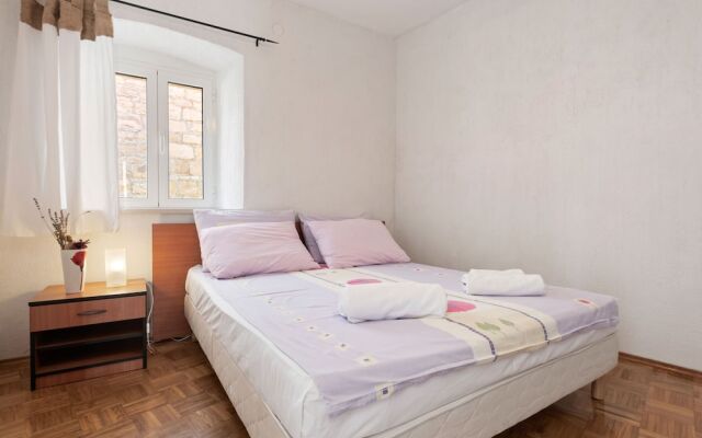 Quaint Apartment in Pu?iš?a With Balcony
