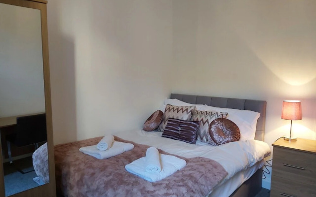 Bright, Modern and Stylish 2 Bedroom Apartment