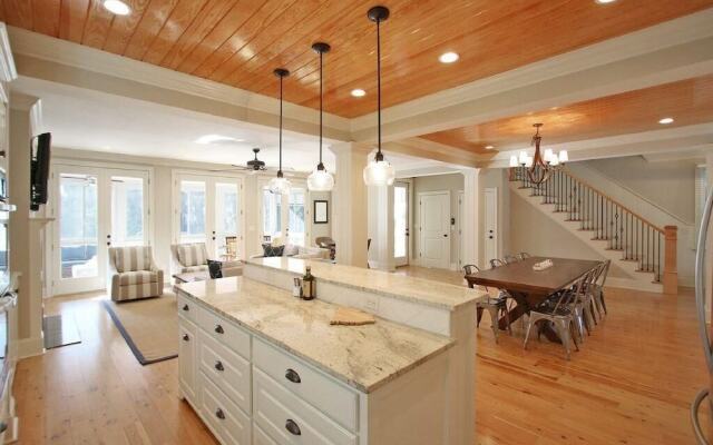 2602 Hartnett Boulevard