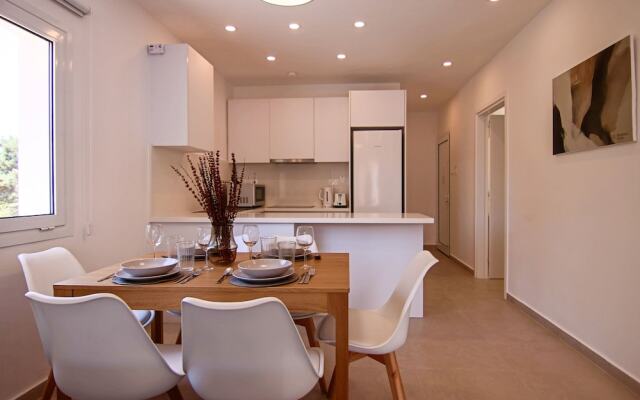 Phaedrus Living Seaside Luxury Limnaria 172