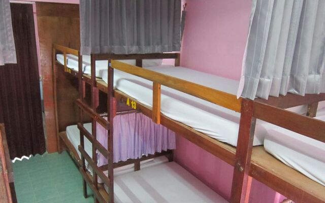 Lucky Homestay - Hostel