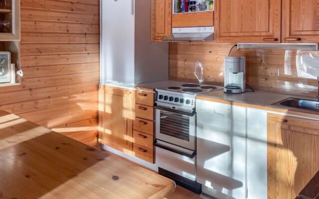 Ylläsrivit c 8 / villa änkyrä
