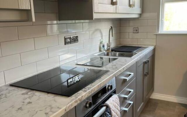 Recently refurbished 2 storey 2 bedroom apartment
