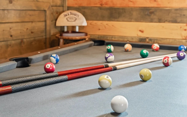 Cabin w/ Hot Tub & Game Room in the Smokys!