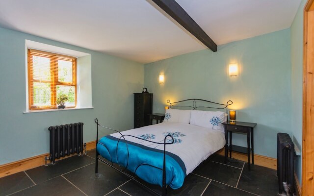 Braunton Poyers Farmhouse 6 Bedrooms