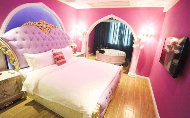 Tianelian Lovers Theme Hotel Sanya