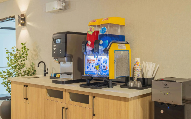 Days Inn & Suites by Wyndham West Edmonton