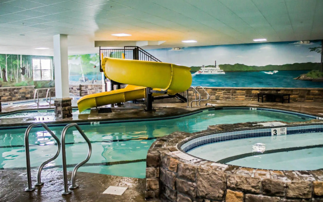 Comfort Suites Lake George