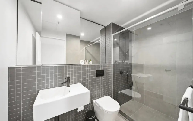 Sleek 2-bed Apartment With Rooftop Garden Access
