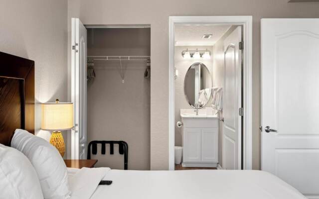 Sunset Vistas 504 South