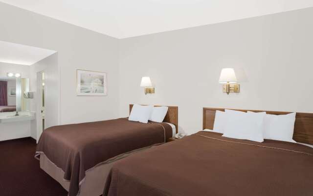 Howard Johnson by Wyndham Vero Beach / Downtown