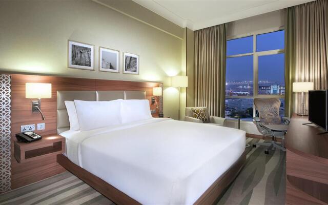 Hilton Garden Inn Dubai Al Muraqabat