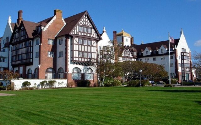 Montauk Manor