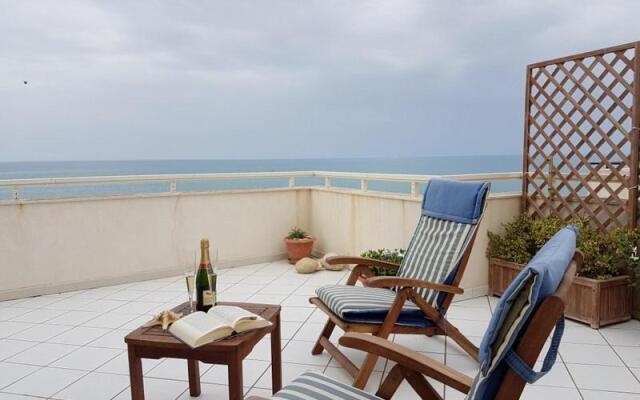 Terrazzo sul mare