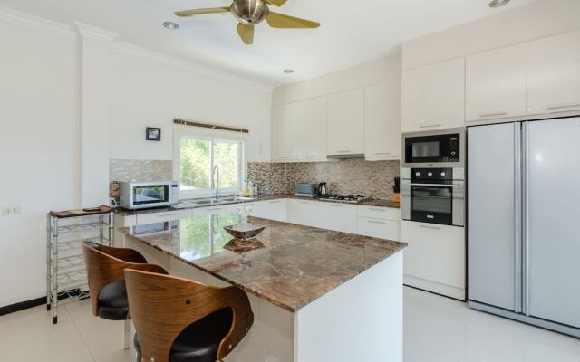 3 Bedroom Pool Villa With Amazing Views TH2