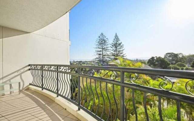 Palazzo Colonnades by Coastal Letting Co