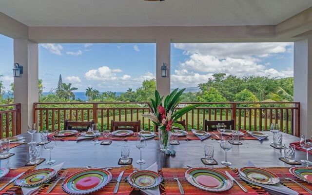 Kanowa , Fully Staffed With Panoramic Views 4 Bedroom Villa