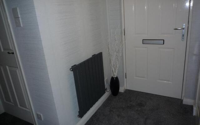Paisley Central Apartment #3