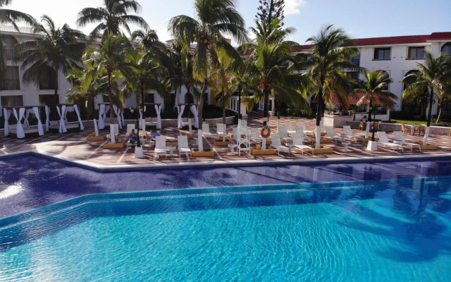 Cozumel Hotel & Resort, Trademark Collection by Wyndham