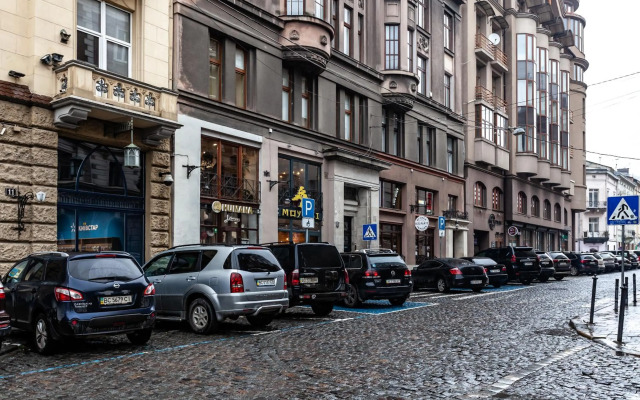 Valova 13, small studio