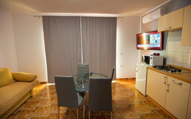 Dani Apartments