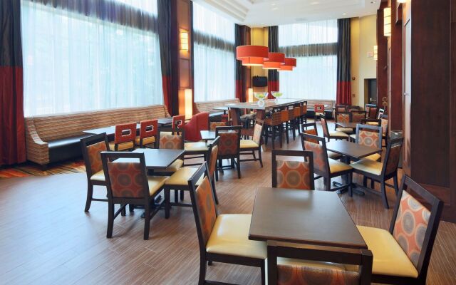 Hampton Inn & Suites Arlington Crystal City DCA