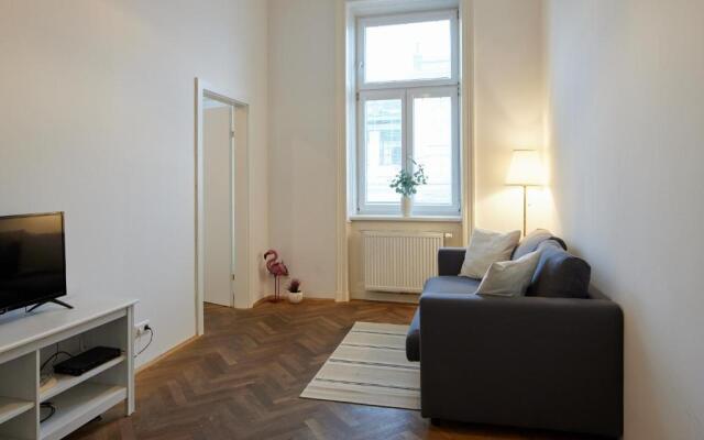 Self-Check-In & Perfect Metro Connection I