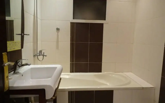 Comfort Inn Al Taawon