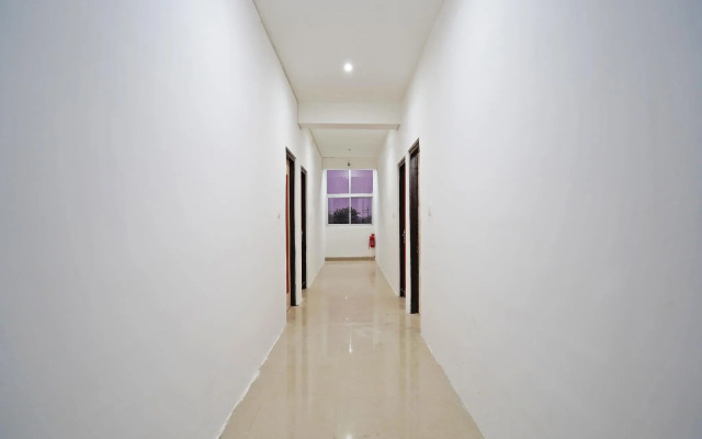 OYO 46882 Hotel Five Sense