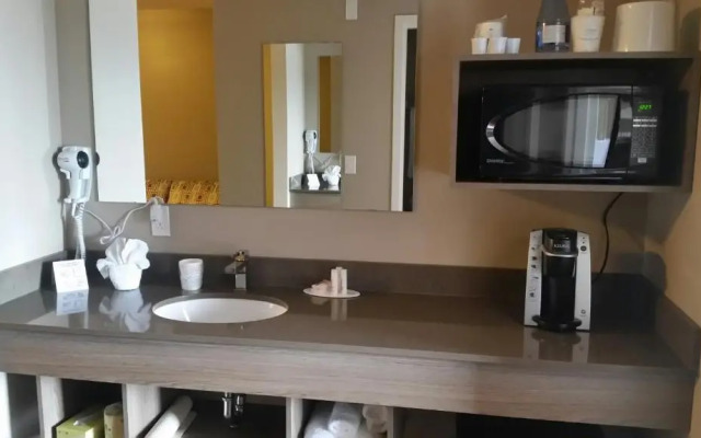 Super 8 Mont Laurier