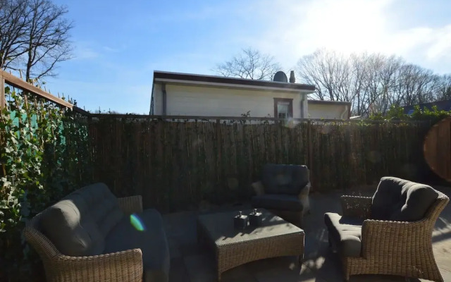 Lovely Holiday Home in Kaatsheuvel With Bubble Bath