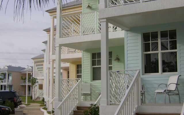 Islander Bayside Villas and Boatslips