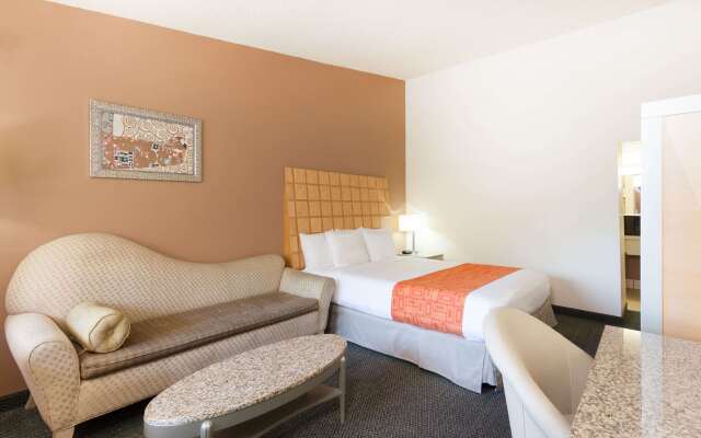 Howard Johnson by Wyndham Yuma