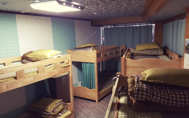 Elmar Guesthouse - Hostel