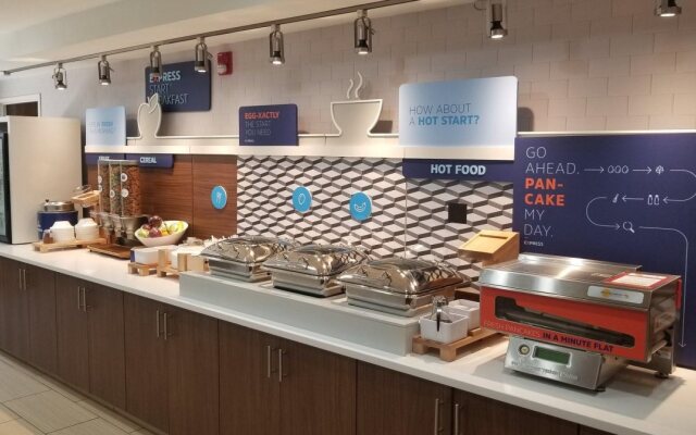 Holiday Inn Express Hotel and Suites Kinston by IHG