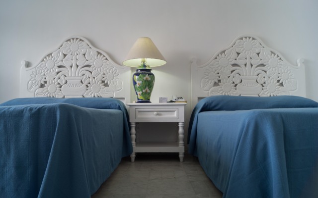 Dolphin Cove Inn