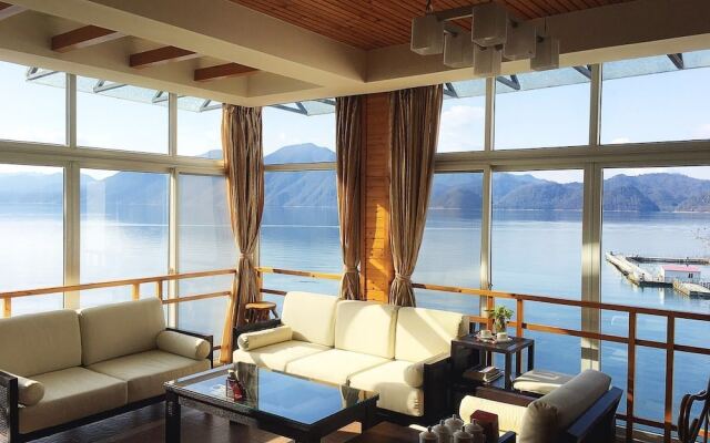 Taiping Lake Clove Garden Hotel