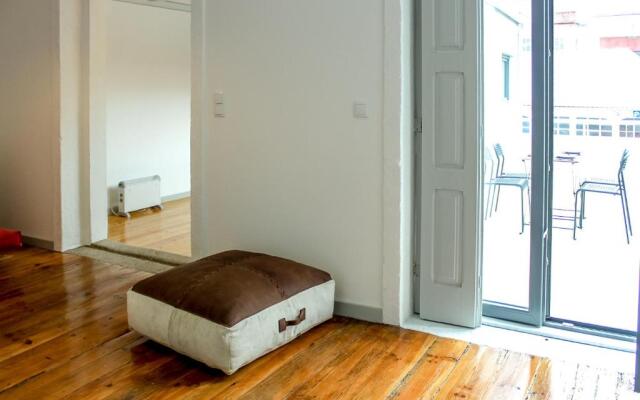 Bonjardim Flats - T1 + 1 com terraço