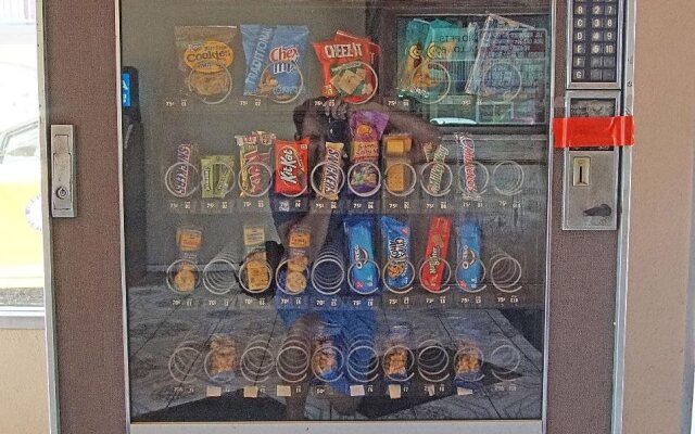 Los Angeles Inn & Suites - LAX