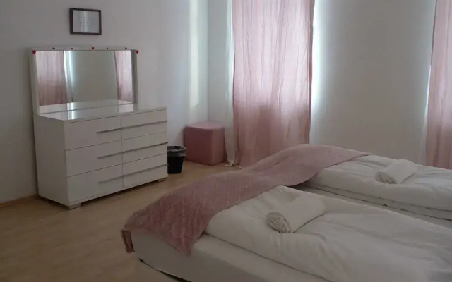 Modern 2BR Apt Long Stay Near Station