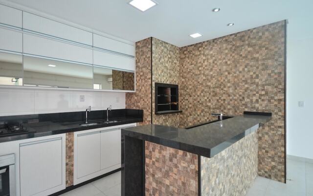 Casa 05 Dormitórios na Praia de Bombas