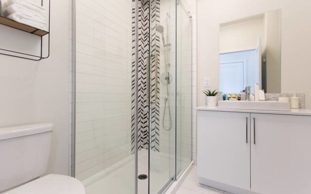 Stunning Split Level 3 BR Little Italy Apartment