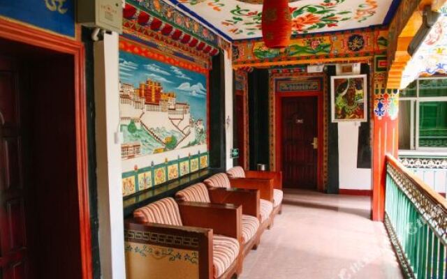 Baiyun Zangshi Guest House