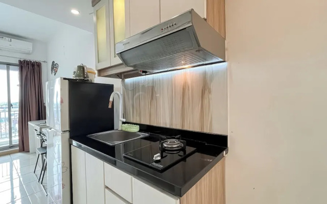 Modern Living Studio Room Apartment M-Town Residence