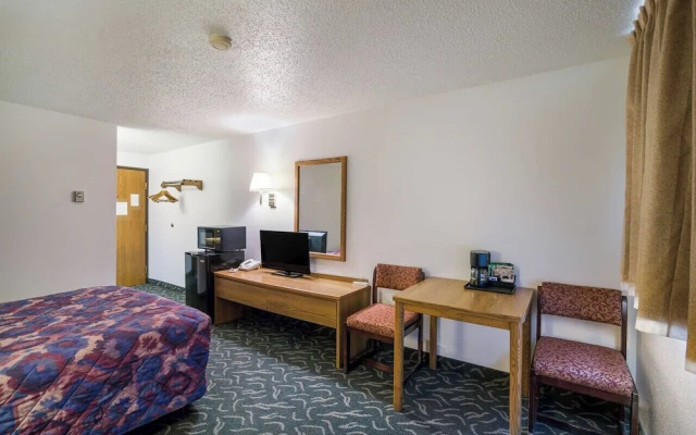 The Roosevelt Hotel & RV Park Gateway to Theodore Roosevelt National Park-Medora-on i-94