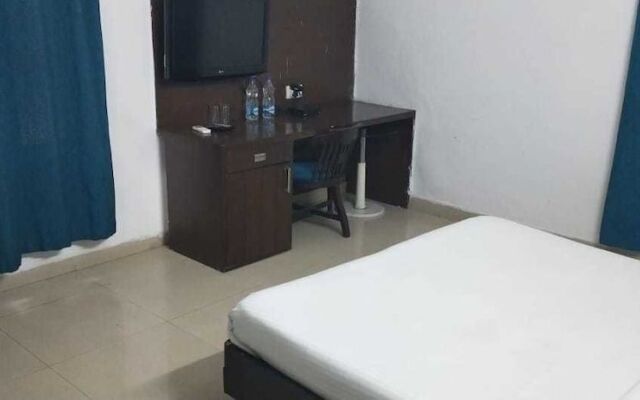 Bird Hawkins Residency