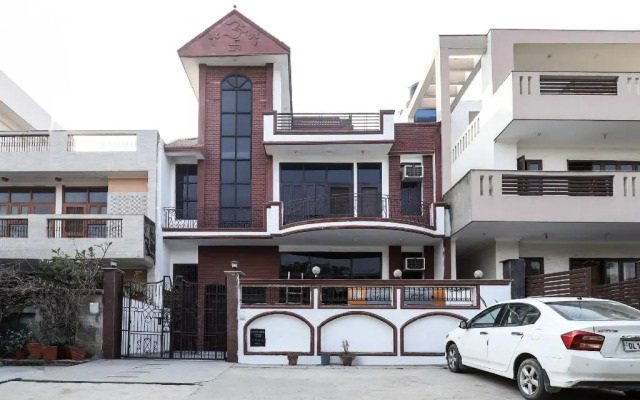 OYO 26753 Hotel Metro Park View