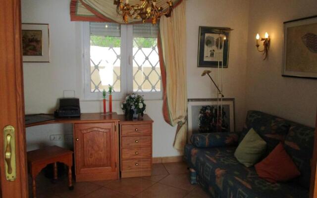 1. Meeresline Villa mit privat Pool